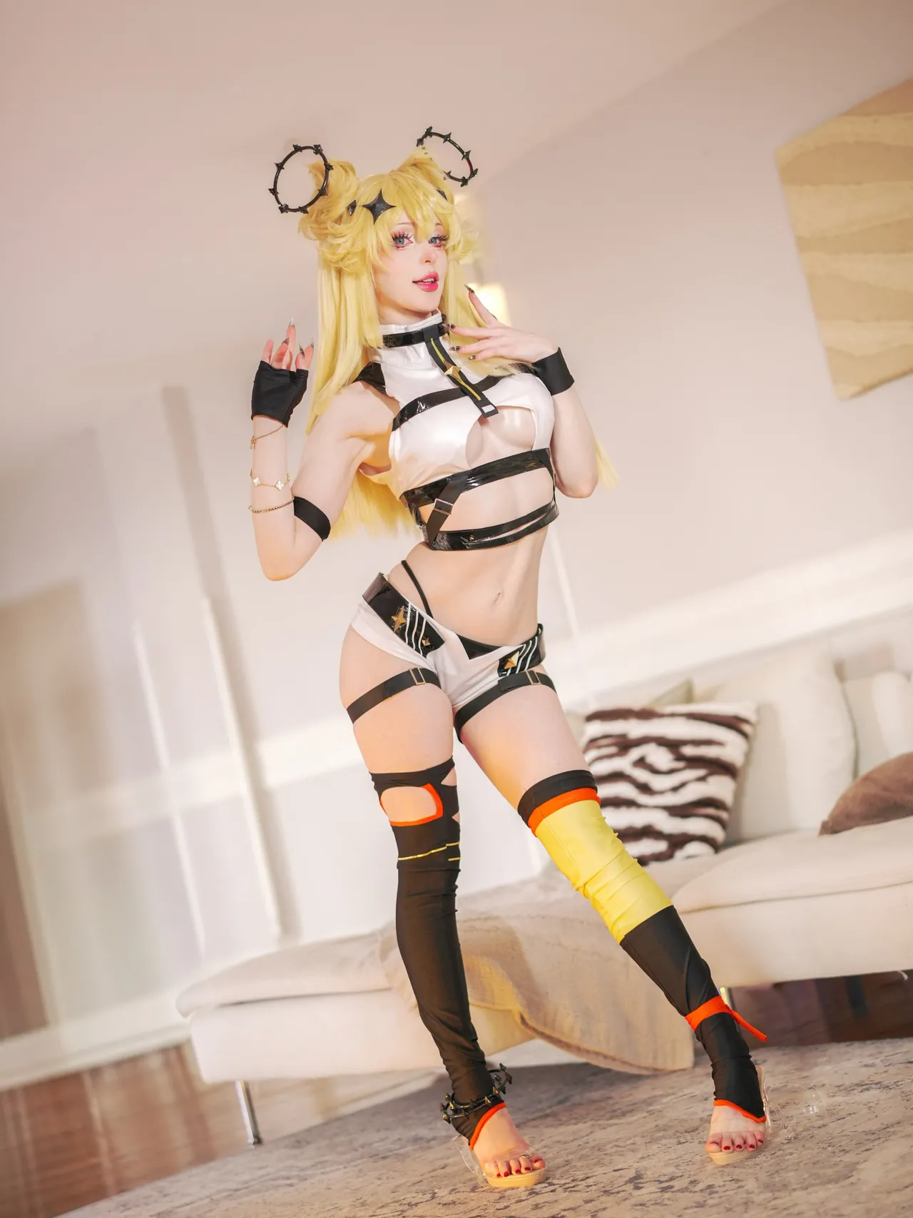 Petra Fyed - Kaneko Lumi page 7 full
